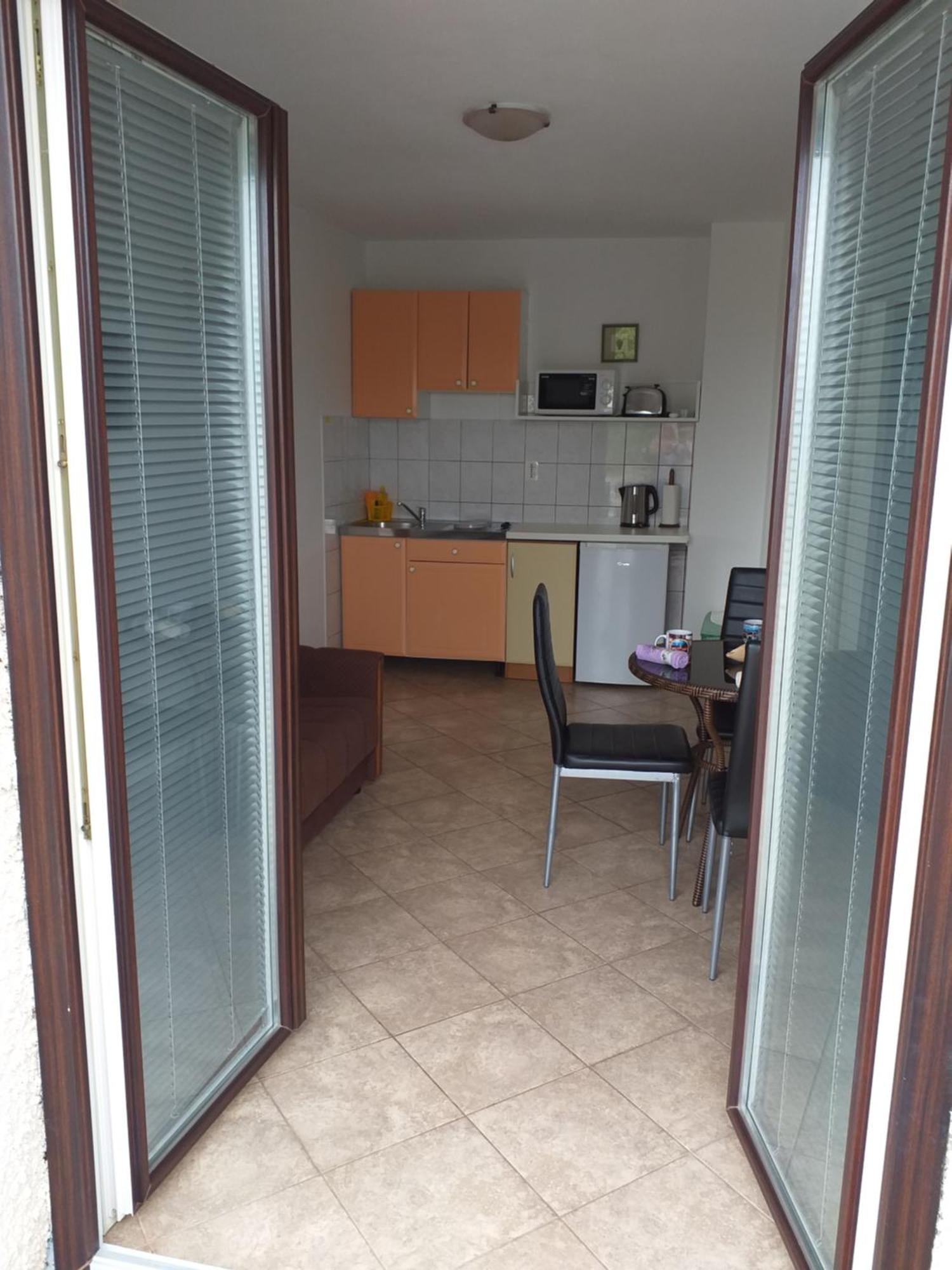 Apartments I-P Malinska Extérieur photo