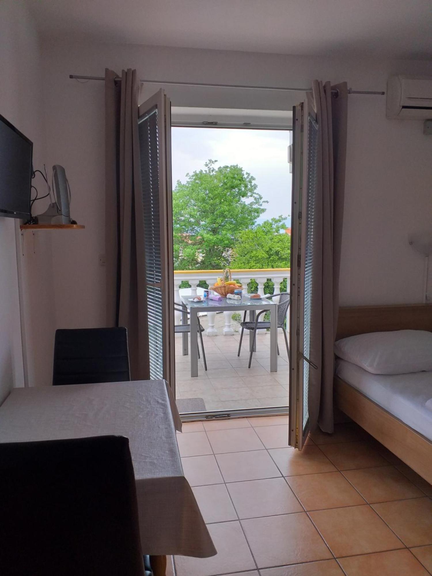 Apartments I-P Malinska Chambre photo